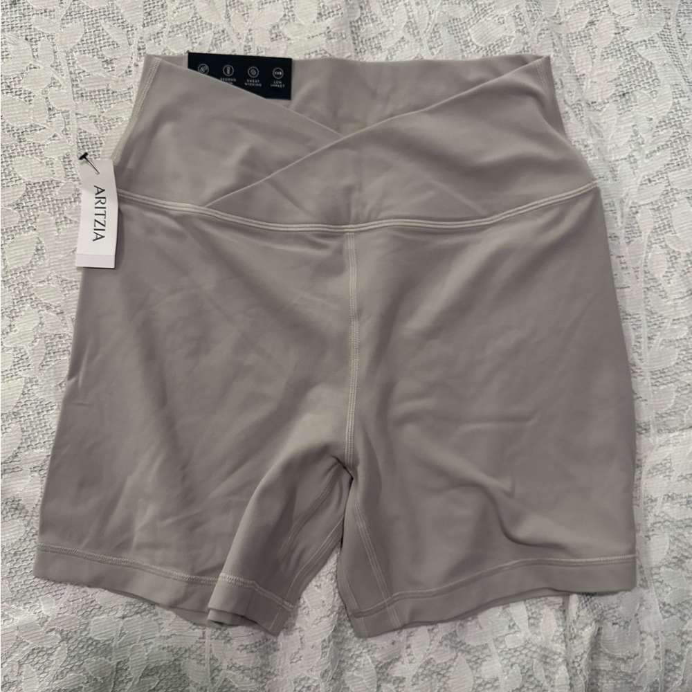 Aritzia Women's Taupe Bike Shorts